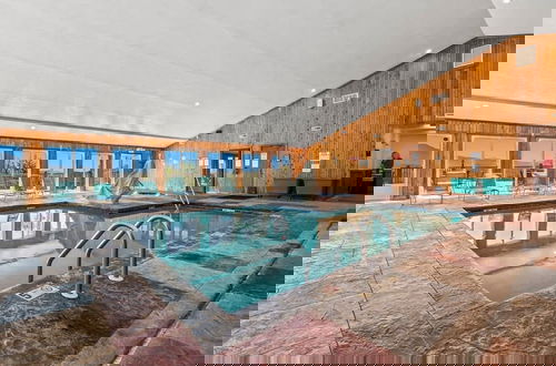 Foto 31 - Sauna Mountain Views Indoor Pool Sleeps 4