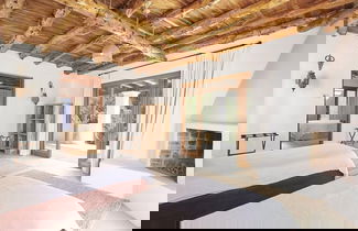 Foto 2 - Hillside Villa With Sea-views
