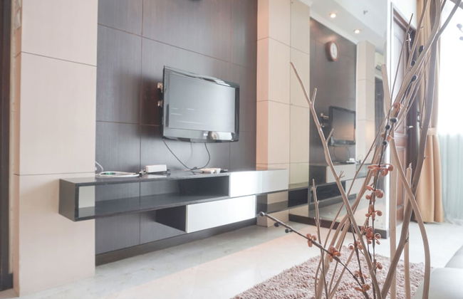 Elegant and Comfy 1BR with Extra Room Apartment at Bellagio Residence - Photo 22