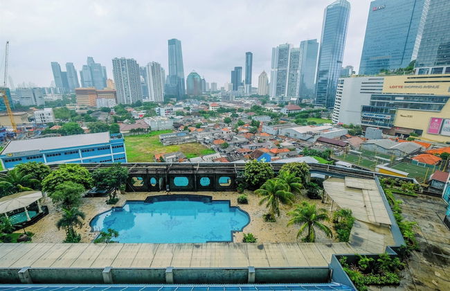 Elegant and Comfy 1BR with Extra Room Apartment at Bellagio Residence - Photo 21