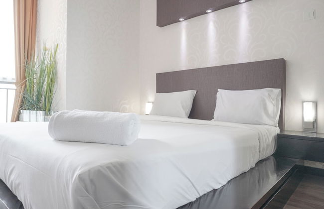 Elegant and Comfy 1BR with Extra Room Apartment at Bellagio Residence - Photo 1