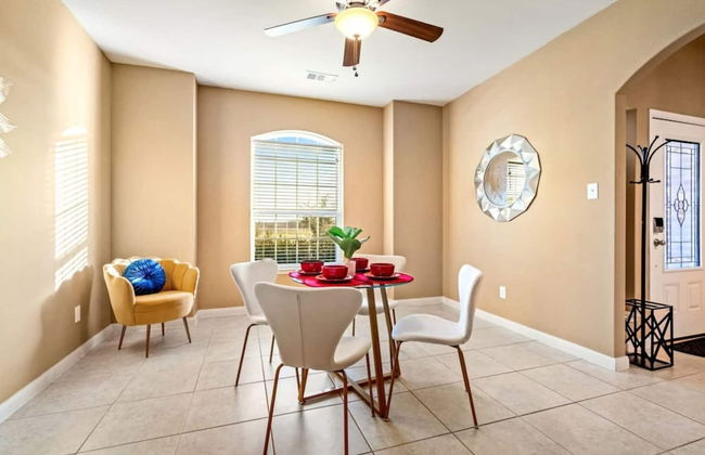 Spacious One-level Home - Calm Neighborhood Yard - Photo 2