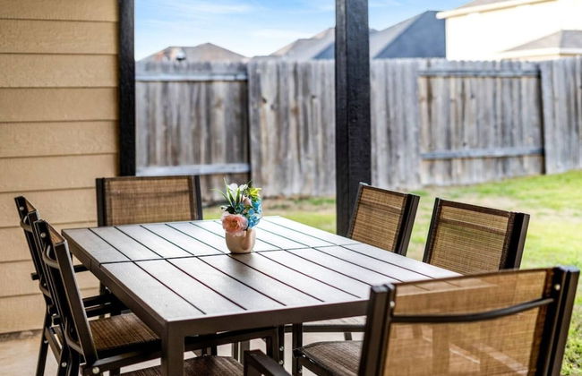 Spacious One-level Home - Calm Neighborhood Yard - Photo 9