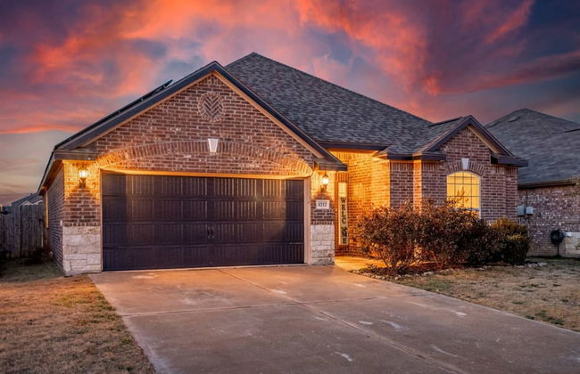 Spacious One-level Home - Calm Neighborhood Yard - Photo 6