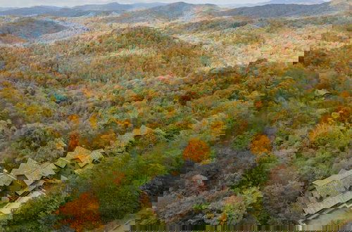 Photo 7 - Blue Ridge Mountain Cabin With Stunning Views