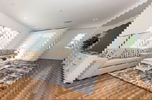 Foto 5 - Private Room With Shared Bathroom