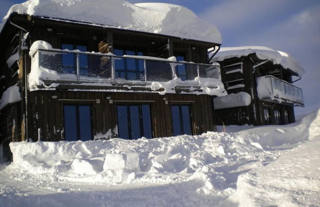 Arctic Lodge - Photo 9