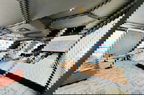 Photo 2 - Torre Eleve Apartments