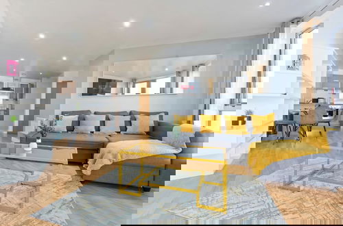 Foto 10 - Chic Birmingham Apartment With 2 Bedrooms