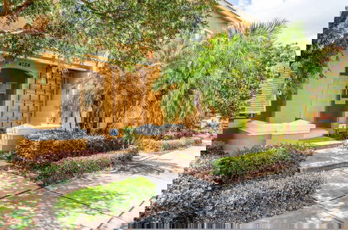 Foto 19 - Stylish 3BR Townhouse 15 min to Disney Parks