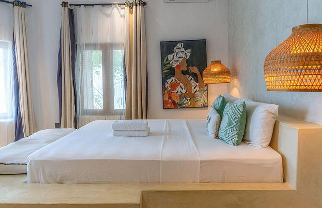 Solymar Staffed Beach Front Villa - Foto 28