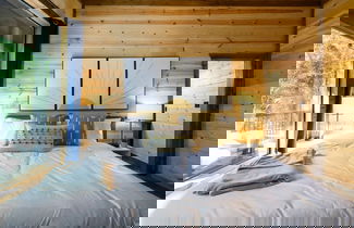 Photo 2 - Luxurious Bright Modern Broken Bow Dream Retreat