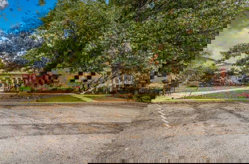Foto 75 - Luxurious Historic 5BR Fredericksburg inn w spa