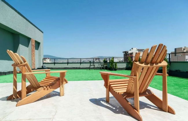 Epic 1Bed unit Huge Balcony area - Photo 10
