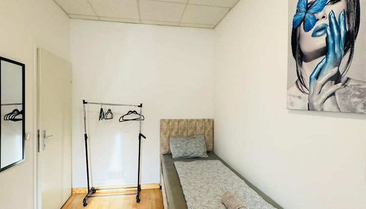 Foto 1 - Cozy 2BR Apt Sleeps 6 Direct City Access