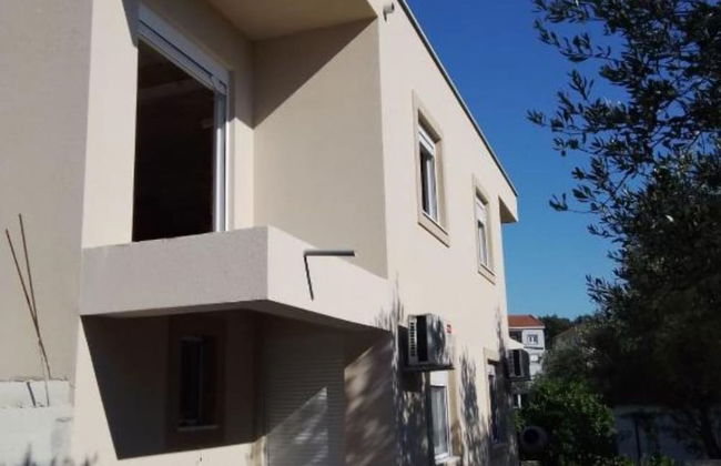 Adriatic Haven Cozy Tivat Apartment With a Terrace - Foto 1