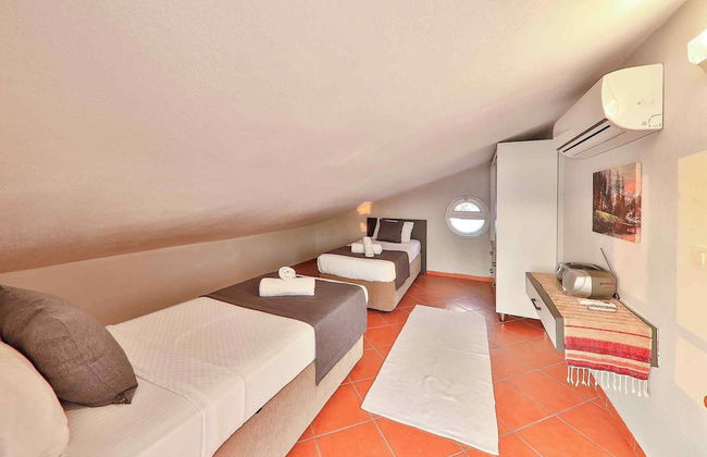 Villa Rainbow - Photo 2