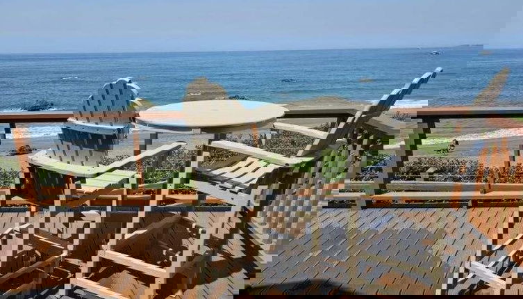 Foto 1 - Oceanfront Cabin 9 With Jacuzzi Awesome Views