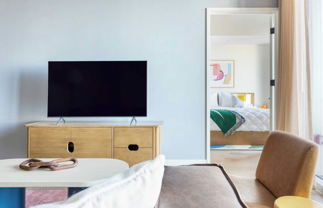 New Austin High Rise w/ Luxe Amenities Rooftop Pool, Gym, Yoga Studio & More! - Foto 8