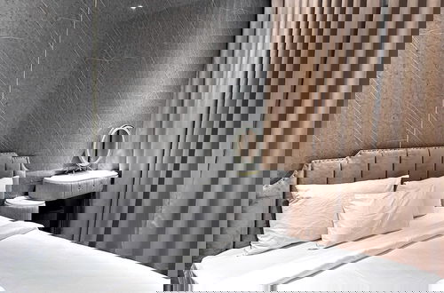 Photo 5 - KVG Luxstay The Marq Ho Chi Minh Center