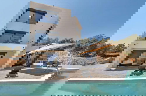 Foto 4 - Villa Andria With 5 Bedrooms and 5 Bathrooms