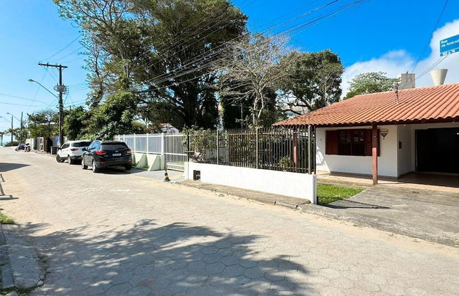 Casa Aconchegante a 100 metros da praia - Foto 49