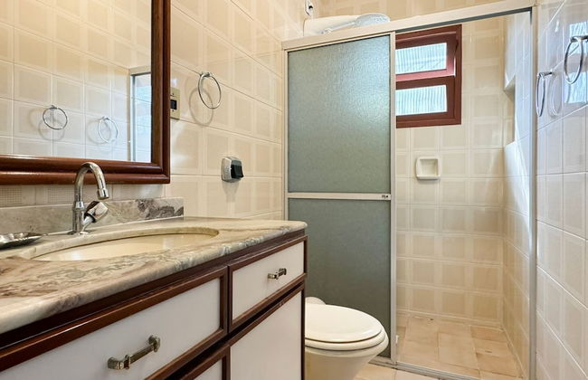 Casa Aconchegante a 100 metros da praia - Foto 25