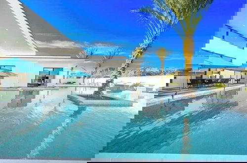 Foto 10 - Luxury Indio Villa Pool, Hot Tub, Putting Green Minutes From Dining & Golf