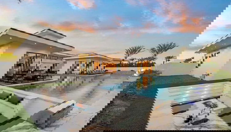 Foto 1 - Bravo by Avantstay Luxe Villa w/ Pool, Hot Tub & Pickleball Sleeps 21