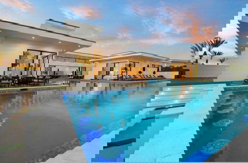 Foto 3 - Bravo by Avantstay Luxe Villa w/ Pool, Hot Tub & Pickleball Sleeps 21
