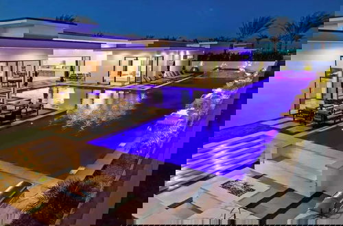 Photo 8 - Bravo by Avantstay Luxe Villa w/ Pool, Hot Tub & Pickleball Sleeps 21