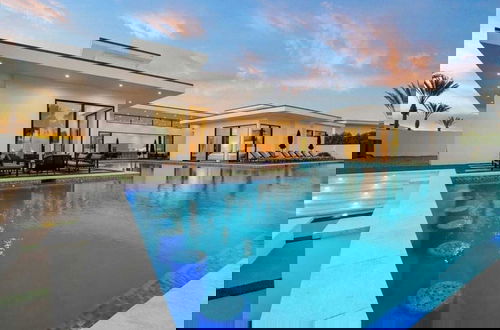Photo 4 - Bravo by Avantstay Luxe Villa w/ Pool, Hot Tub & Pickleball Sleeps 21