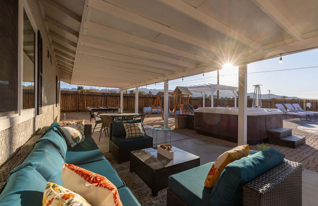 Desert Oasis Cozy Comfort Meets Outdoor Luxury - Photo 50
