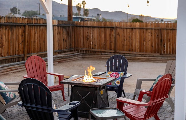 Desert Oasis Cozy Comfort Meets Outdoor Luxury - Photo 65