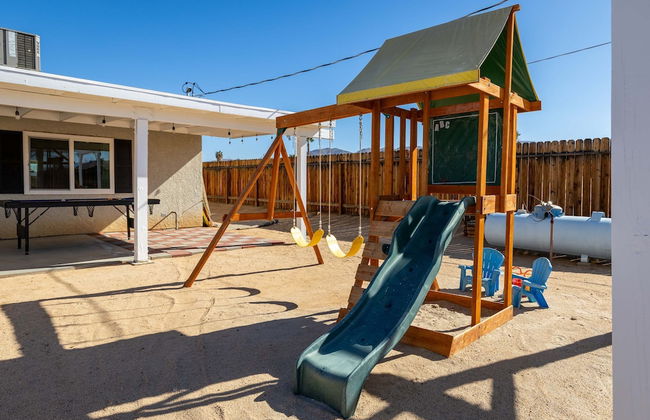 Desert Oasis Cozy Comfort Meets Outdoor Luxury - Photo 44