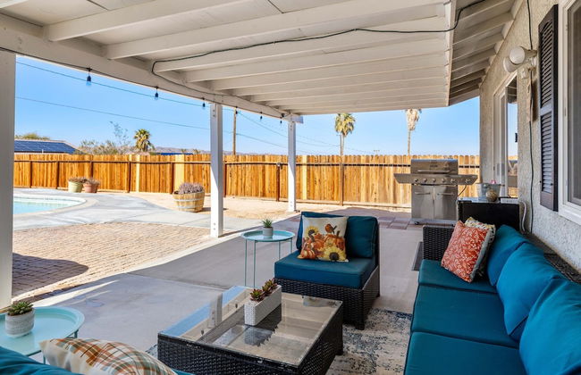 Desert Oasis Cozy Comfort Meets Outdoor Luxury - Photo 38