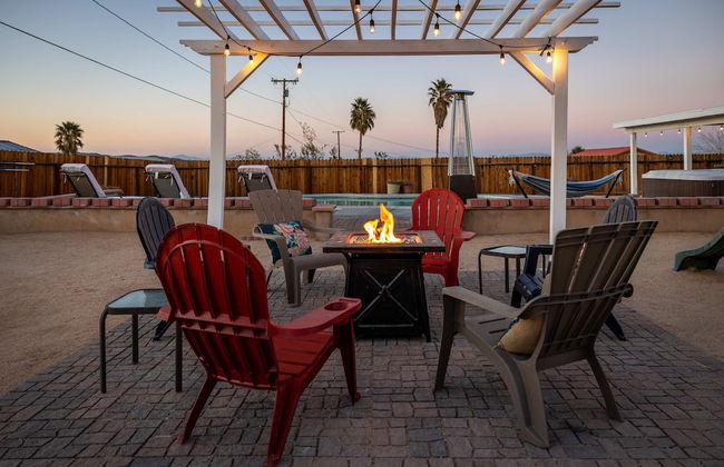 Desert Oasis Cozy Comfort Meets Outdoor Luxury - Photo 69