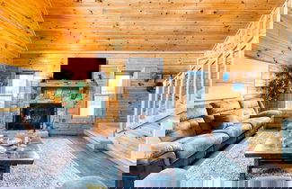Foto 2 - Mountains are Calling by Avantstay Sleeps 8 Hot Tub + Game Loft Located in Douglas Lake Resort
