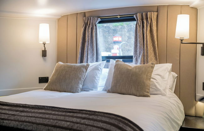 Elegant houseboat near Canary Wharf - Photo 3