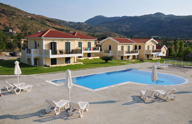 Captain's Villas - Photo 1