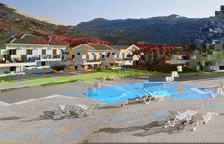 Foto 1 - Captain's Villas