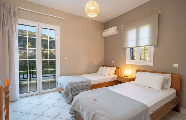 Captain's Villas - Photo 8