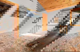 Foto 3 - Lakeside Cottage - Charming Retreat