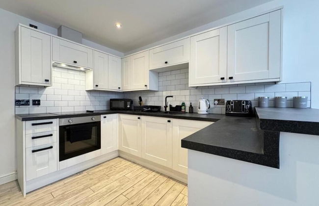 4 Guests - 2 Bedrooms - Parking - 9min City Centre - Photo 9