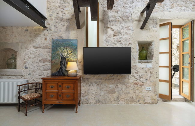 The Olive Mill Loft - Photo 18