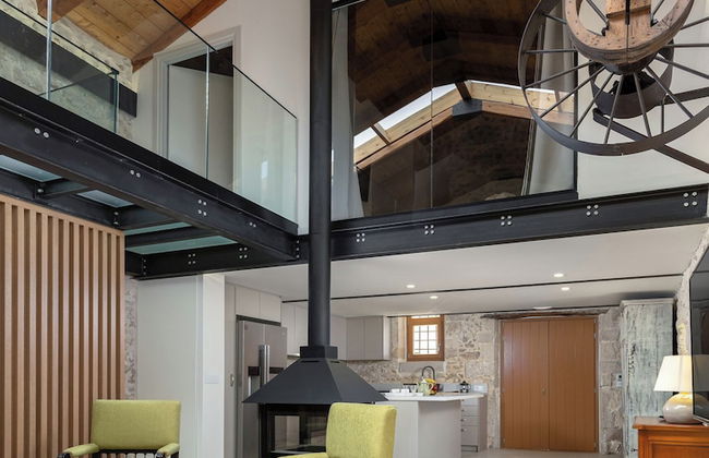 The Olive Mill Loft - Photo 17