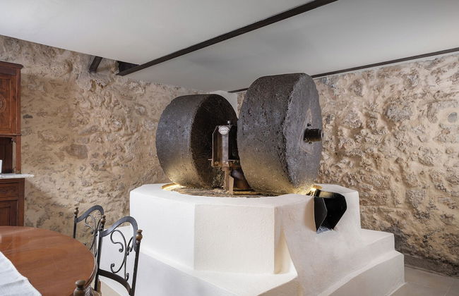 The Olive Mill Loft - Photo 12