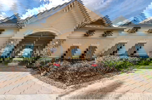 Foto 32 - New Luxury Ocean Front 3 Bedroom 2 Bath Condo Sleeps 8 Cinnamon Beach Resort