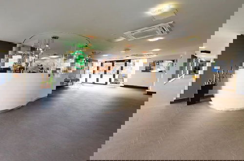 Photo 7 - Sterling Court