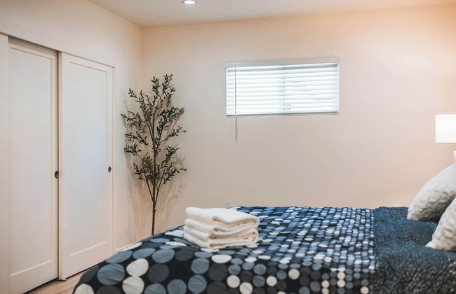 Not Affected by the Fire/spacious Modern Retreat w Luxury Amenities & Style - Foto 5